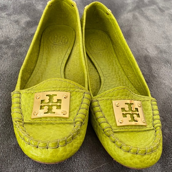 tory burch moccasin flats